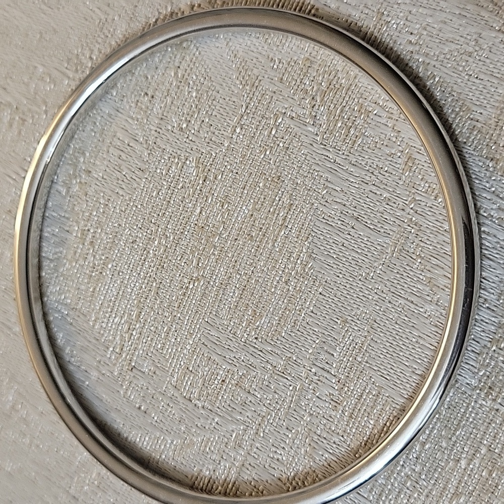 14K WG SLIP ON BANGLE MILOR NWT STACKABLE